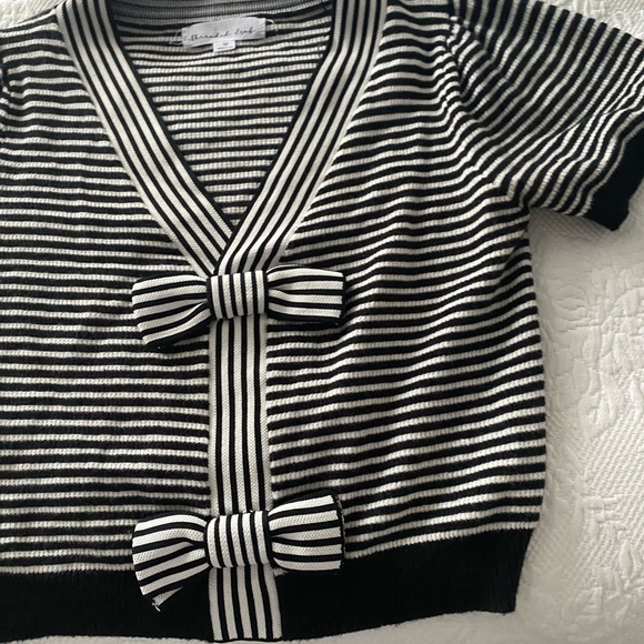 Black and White Striped Top with Bow - Picture 3 of 11